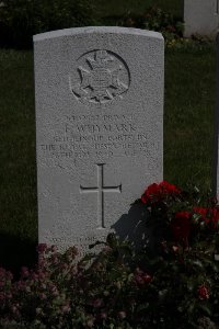 Bertenacre Military Cemetery Fletre - Whymark, Frank