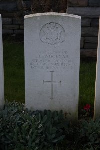 Bertenacre Military Cemetery Fletre - Woolgar, John Charles