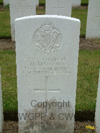 Wulverghem-Lindenhoek Road Military Cemetery - Andrews, M