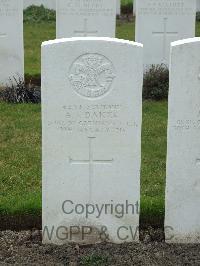 Wulverghem-Lindenhoek Road Military Cemetery - Baker, A J