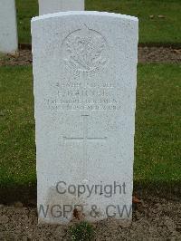 Wulverghem-Lindenhoek Road Military Cemetery - Barnett, F