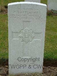 Wulverghem-Lindenhoek Road Military Cemetery - Battershill, E