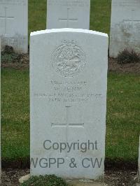 Wulverghem-Lindenhoek Road Military Cemetery - Benn, William