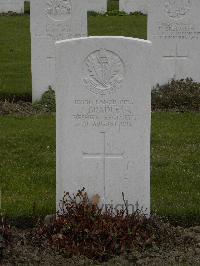 Wulverghem-Lindenhoek Road Military Cemetery - Bradley, J