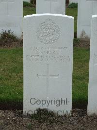 Wulverghem-Lindenhoek Road Military Cemetery - Roberts, Edgar
