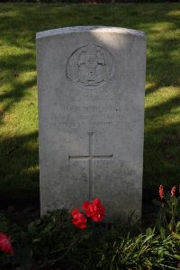 Houplines Communal Cemetery Extension - Bolton, W C