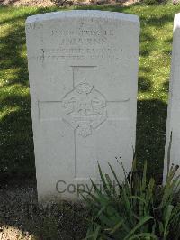 Houplines Communal Cemetery Extension - Cairns, J