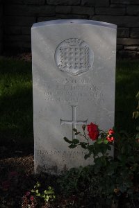 Houplines Communal Cemetery Extension - Dutton, C E F