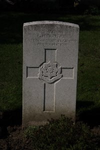 Houplines Communal Cemetery Extension - Fairfax, G H