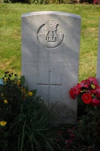 Houplines Communal Cemetery Extension - Holland, Edward Dalton