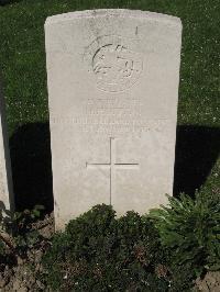 Houplines Communal Cemetery Extension - Huffam, H