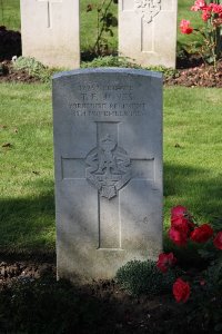 Houplines Communal Cemetery Extension - Jones, T F