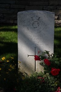 Houplines Communal Cemetery Extension - Love, P C