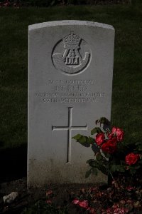 Houplines Communal Cemetery Extension - Reed, J T