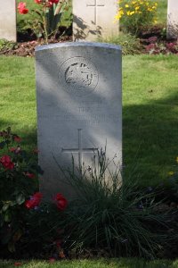 Houplines Communal Cemetery Extension - Street, L A