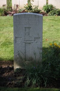 Houplines Communal Cemetery Extension - Tucker, G F