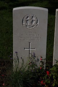 Houplines Communal Cemetery Extension - Watts, W A