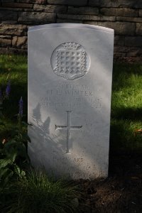 Houplines Communal Cemetery Extension - Winter, Harry Leslie