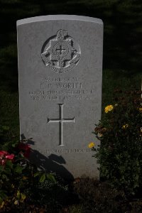 Houplines Communal Cemetery Extension - Worth, Lewis Peter