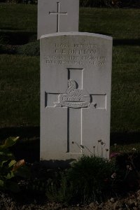 Bois Grenier Communal Cemetery - Dutton, Charles Edgar