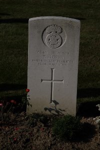 Bois Grenier Communal Cemetery - Edwin, T