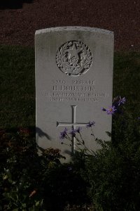 Bois Grenier Communal Cemetery - Houston, H