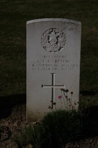 Bois Grenier Communal Cemetery - Hutcheson, George