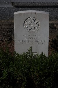 Bois Grenier Communal Cemetery - Morris, E