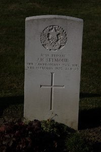 Bois Grenier Communal Cemetery - Seymour, J H