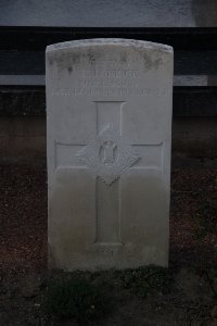 Bois Grenier Communal Cemetery - Todrick, Thomas