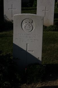 Bois Grenier Communal Cemetery - Weedon, George