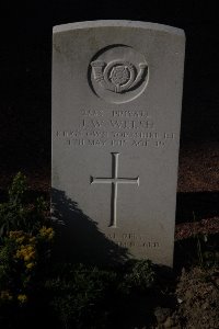 Bois Grenier Communal Cemetery - Welsh, John William