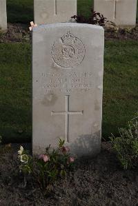 Coxyde Military Cemetery - Allison, Thomas