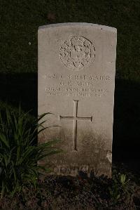 Coxyde Military Cemetery - Amos, G F