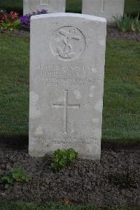 Coxyde Military Cemetery - Angus, Robert