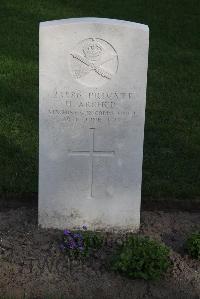 Coxyde Military Cemetery - Archer, Harry