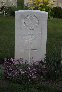 Coxyde Military Cemetery - Armstrong, T