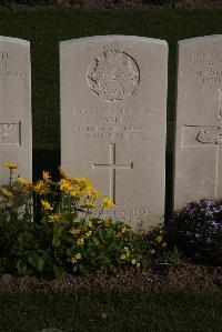 Coxyde Military Cemetery - Askew, Anthony