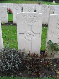 Coxyde Military Cemetery - Brown, Edgar