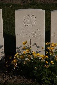 Coxyde Military Cemetery - Bailey, A H