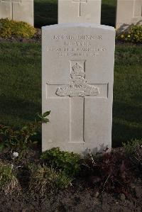 Coxyde Military Cemetery - Baker, J