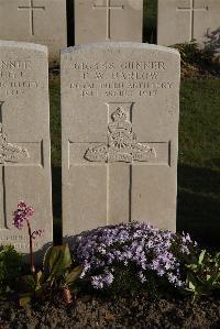 Coxyde Military Cemetery - Barlow, Frederick William