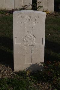 Coxyde Military Cemetery - Barrett, Samuel