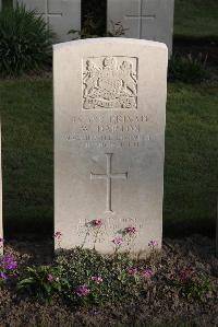 Coxyde Military Cemetery - Barton, W