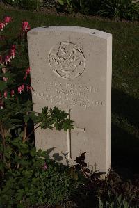 Coxyde Military Cemetery - Barwick, G