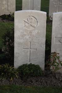 Coxyde Military Cemetery - Bate, W T