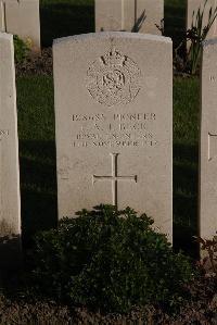 Coxyde Military Cemetery - Beck, Frederick Arthur James