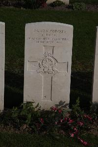 Coxyde Military Cemetery - Bell, John