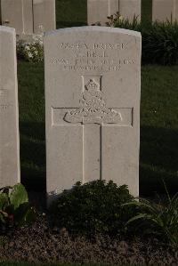 Coxyde Military Cemetery - Bell, John