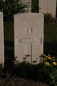 Coxyde Military Cemetery - Benson, H